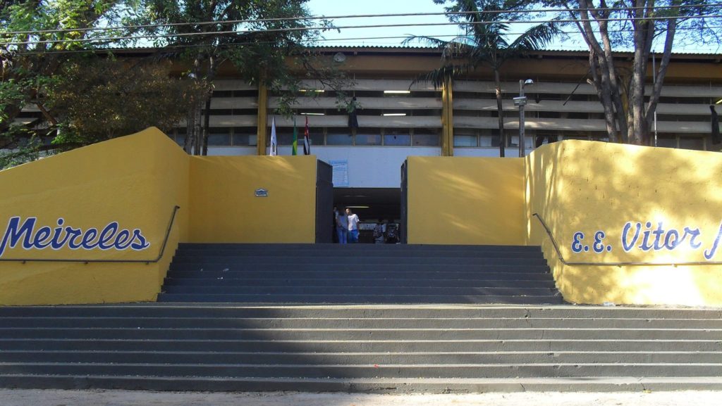 Imagem da fachada da escola estadual vitor meireles